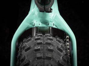 ποδηλατο-trek-farley-5-satin-blue-sage-to-lithium-grey-fade-2025-11