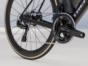ποδηλατο-trek-madone-slr-9-gen-8-matte-carbon-smoke-prismatic-pearl-2025-6