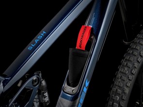 ποδηλατο-trek-slash-8-gen-6-marianas-blue-2025-5